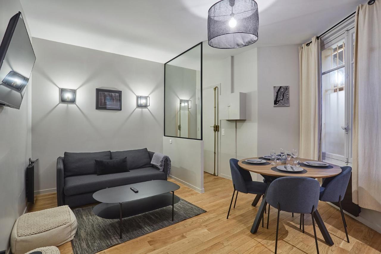 Apartment Center Of Paris By Studio Prestige Экстерьер фото